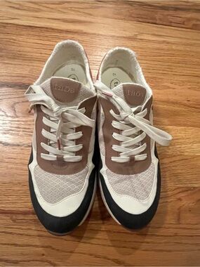 Taos Footwear Direction, Women's Sneakers in White, Taupe, and Black